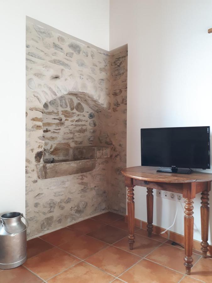 Bel appartement rénové dans maison bigourdane Pouzac Esterno foto