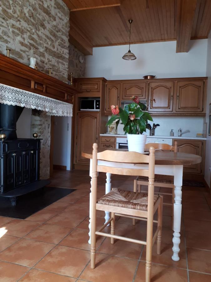 Bel appartement rénové dans maison bigourdane Pouzac Esterno foto